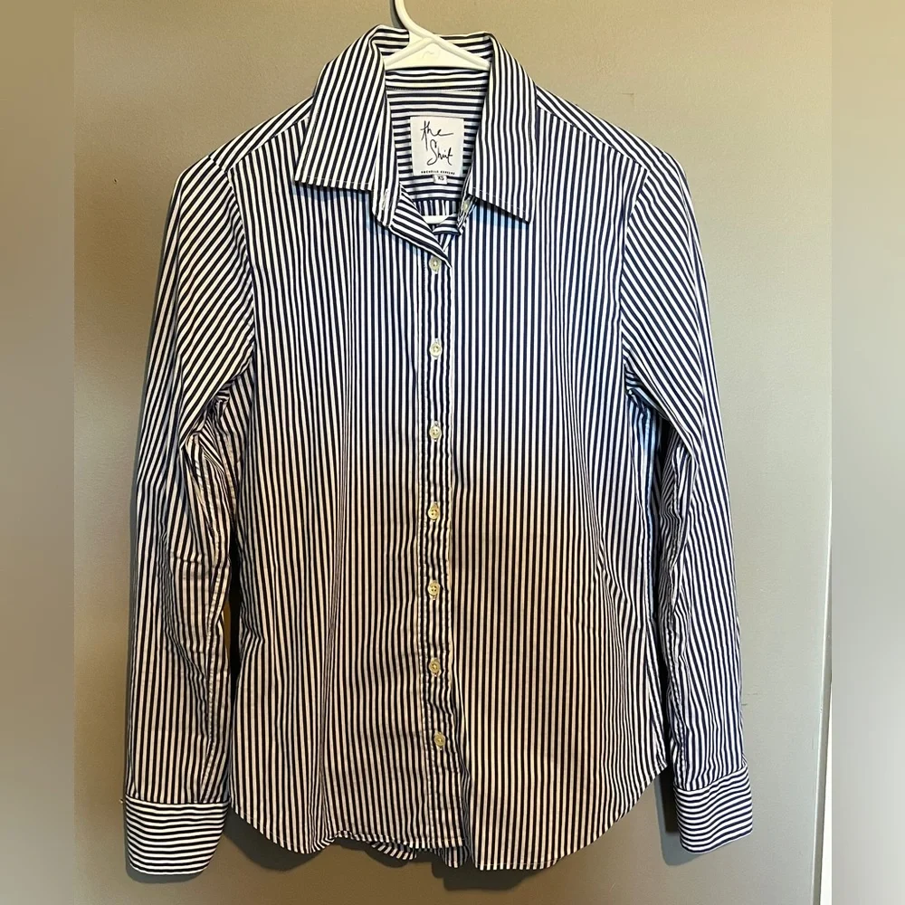 Blue and White Striped Button-Up Shirt Size XS - Picture 1 of 9